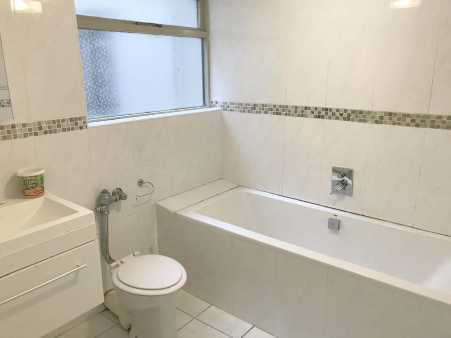 To Let 1 Bedroom Property for Rent in Sea Point Western Cape